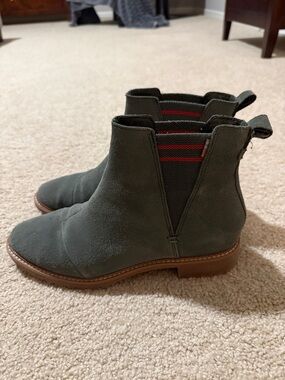 Toms Olive Green Suede Chelsea Ankle Boots with Brown Sole